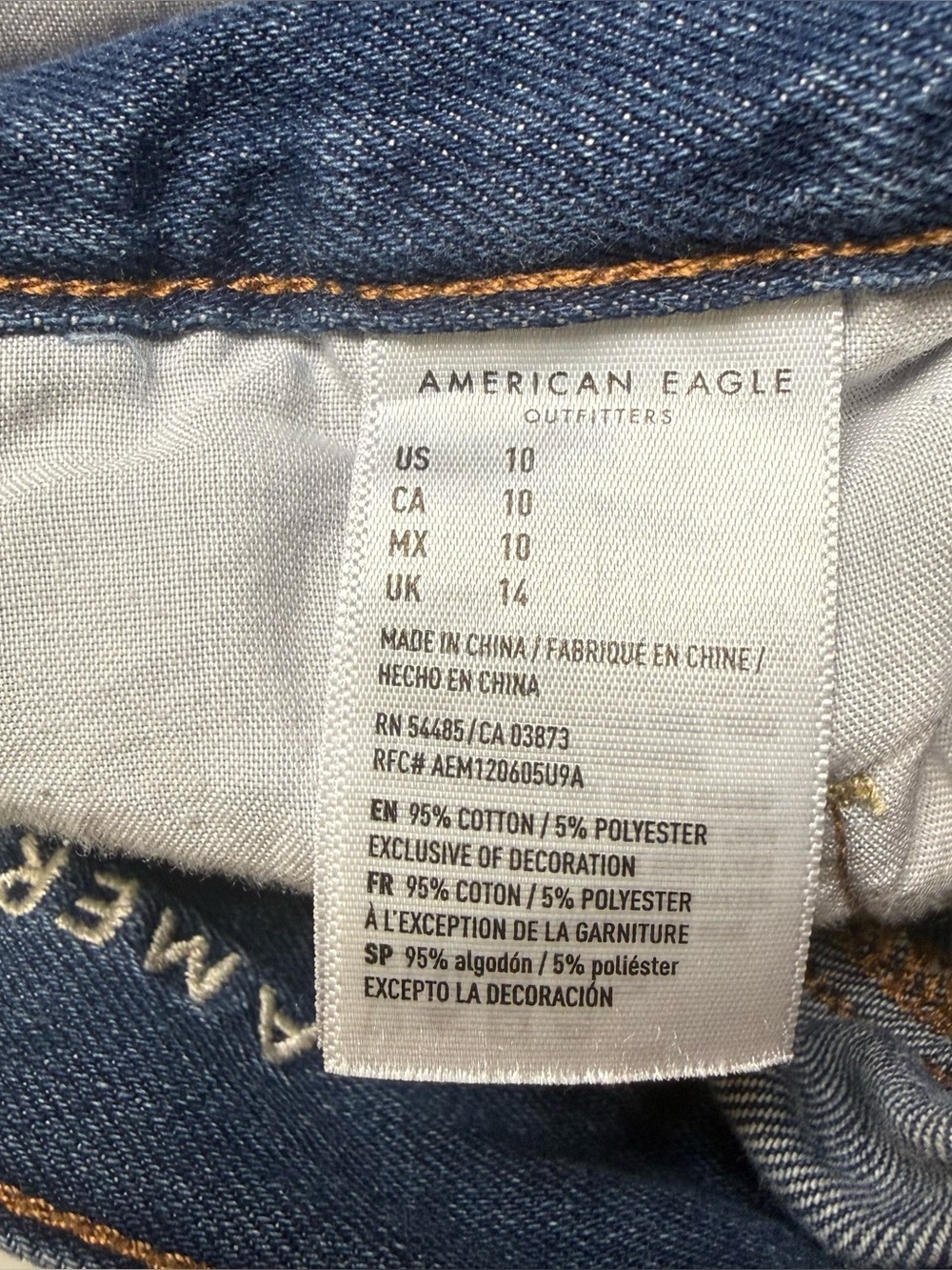 American Eagle Mom Shorts, Classic Dark Blue Denim with Rolled Hem Size 10 Boho - Picture 15 of 15